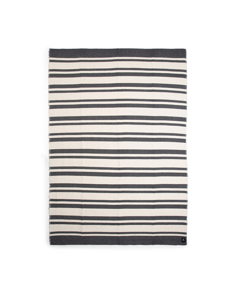 everyday-blanket-swatch-onyx-stripe-2